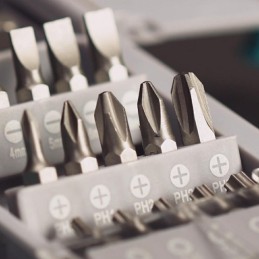 Wkrętak z zestawem końcówek 33 elementy mod.TACSD30336