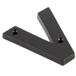 Litera "V" 78x8mm czarna